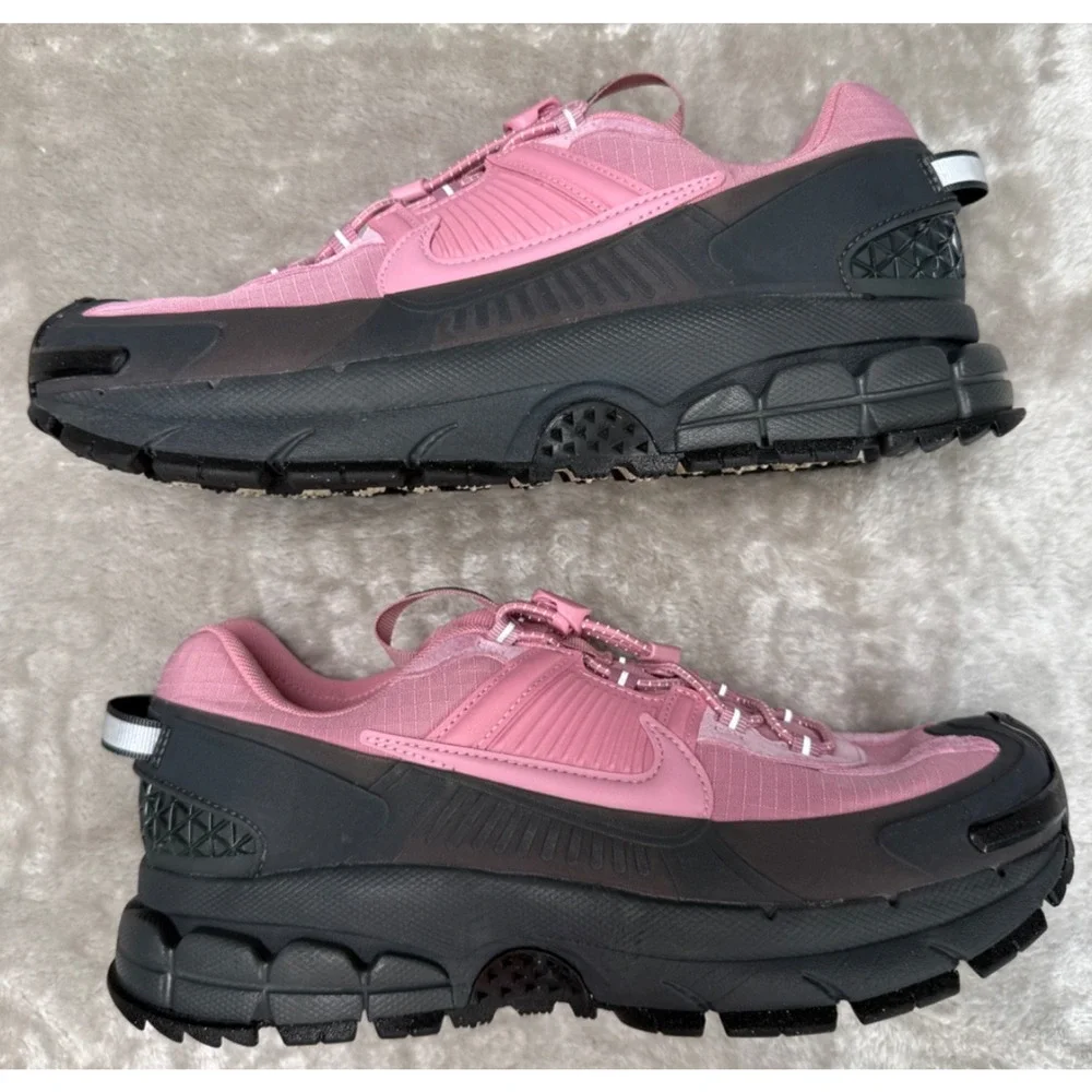 Nike Vomero 5 Roam Elemental Pink Anthracite Gray Sneakers Womens Size 10